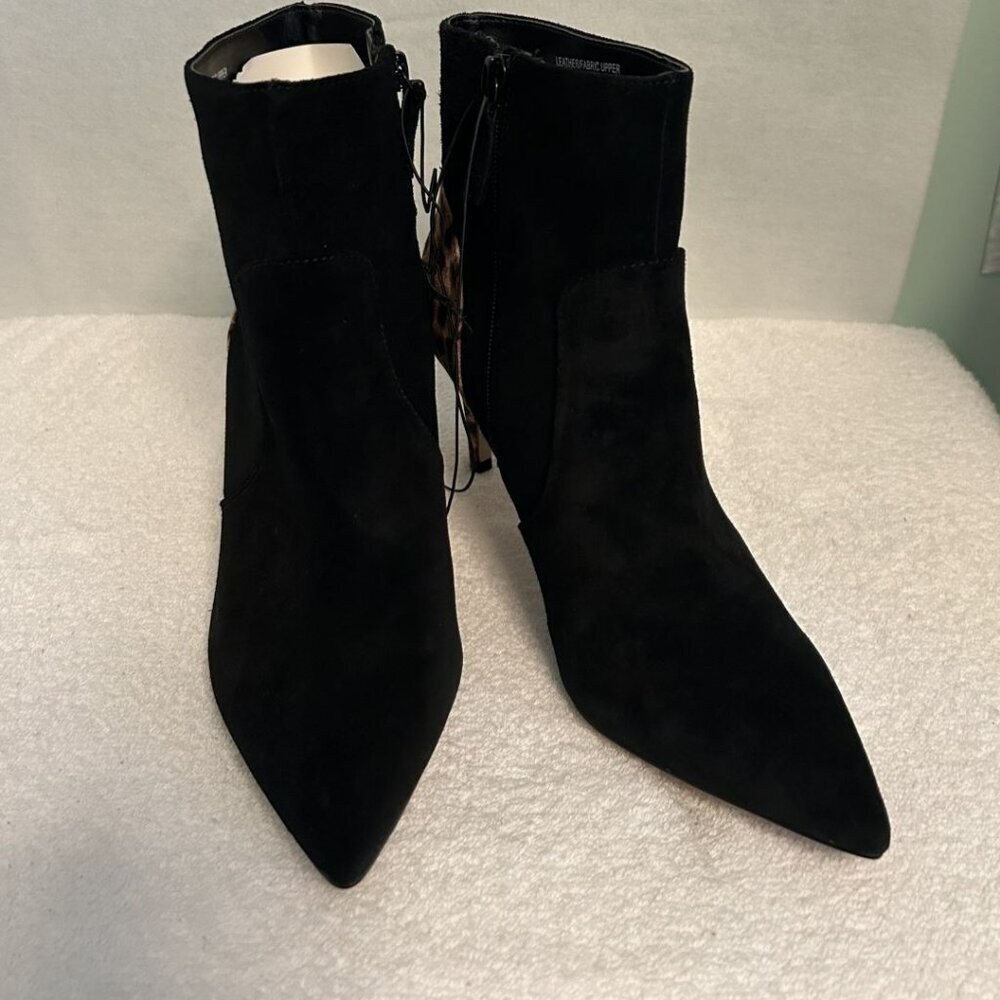 NWOB Violet & Red Quintin Black and Leopard Print Suede Heeled Booties 8.5 - Picture 2 of 14